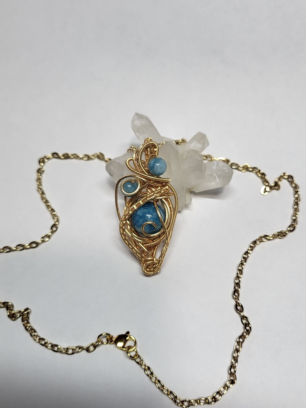 Natural Blue Agate Bead Wire-Wrapped Pendant Necklace – Handmade Boho Gemstone J